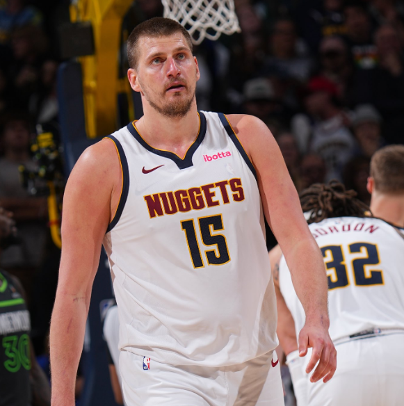 这三人之间 这三人之间