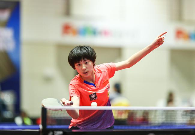 表情凝重 表情凝重