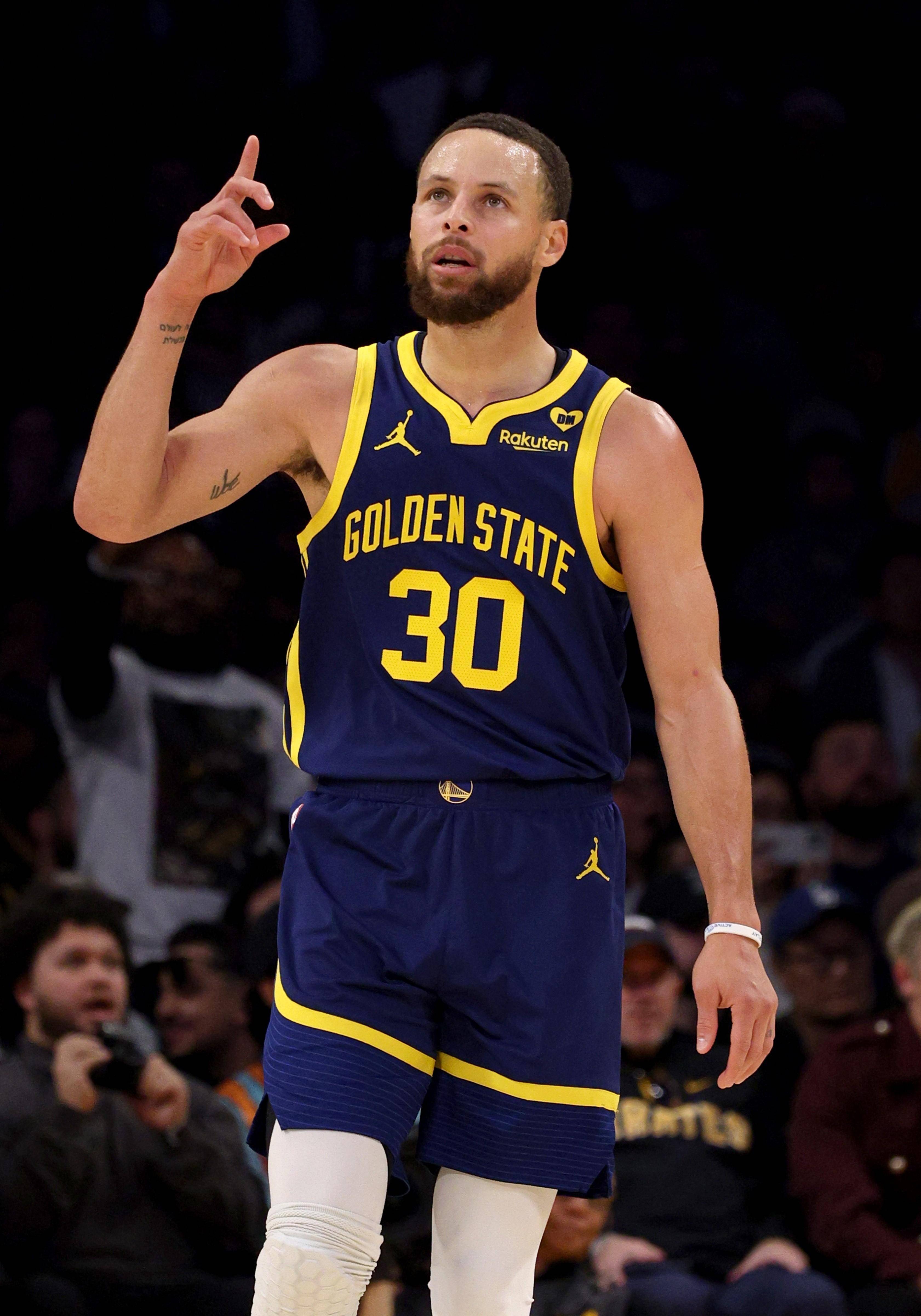 松软草皮让 松软草皮让